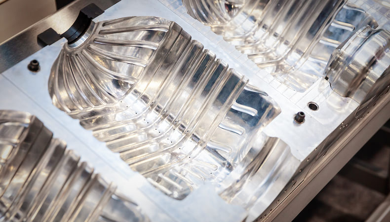 Blow Molding vs injection molding