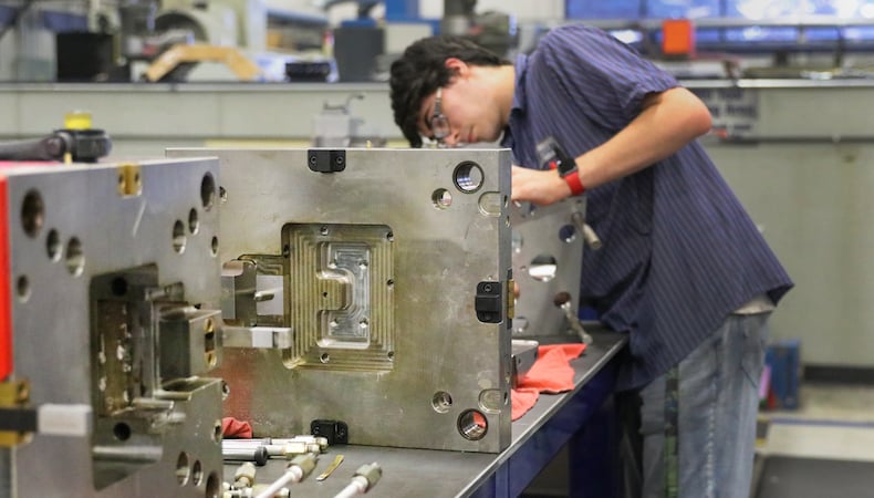 alignment-between-injection-molders-toolmakers