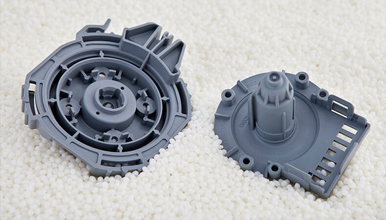 injection molding plastic parts consolidation
